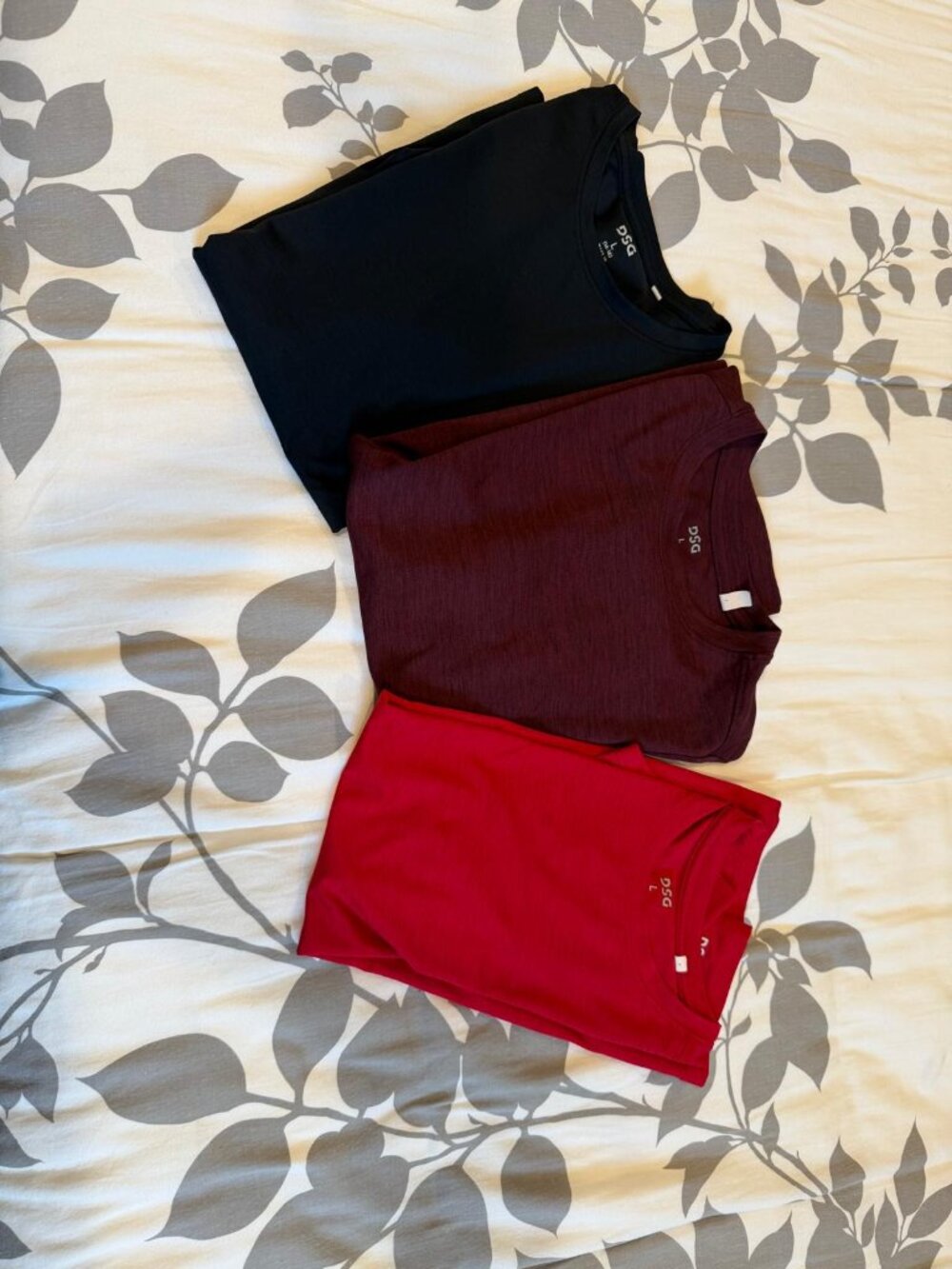 Very good bundle of 3 athletic DSG short sleeve T-shirts for teenage boy. 14-16.